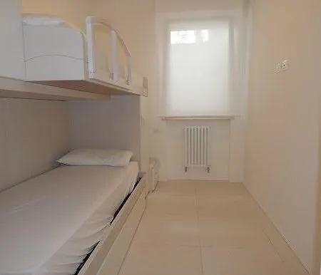N04 Magnifico Trilocale Con Giardino Lägenhet *